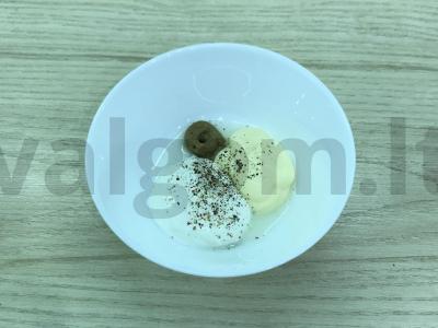 Lengvas salotas su ruginių skrebučiais Žingsnis 3