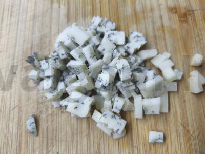 Sumuštiniai su spanguolių uogiene ir mėlynuoju sūriu Žingsnis 4