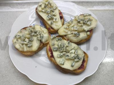 Sumuštiniai su spanguolių uogiene ir mėlynuoju sūriu Žingsnis 6