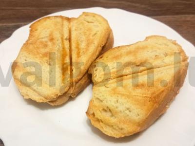 Karšti sumuštiniai su varškės sūriu ir raudonąja žuvimi pagrindine nuotrauka