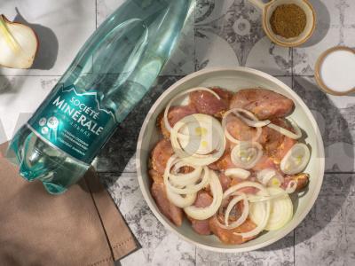 Kiaulienos šašlykas mineralinio vandens marinate Žingsnis 3
