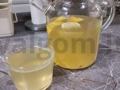 Šildantis vitaminų arbata pagrindine nuotrauka