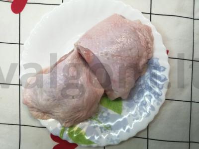 Vištienos šlaunelės po sūrio-garstyčių apvalkalu Žingsnis 1