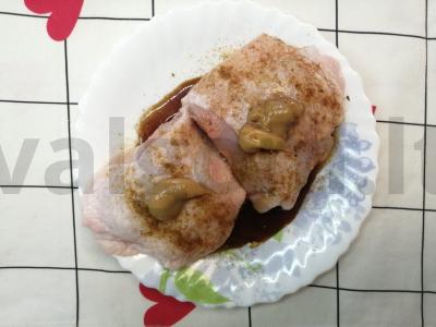 Vištienos šlaunelės po sūrio-garstyčių apvalkalu Žingsnis 4