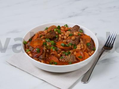 Baltoji pupelė su kepenimis ir daržovėmis pagrindine nuotrauka