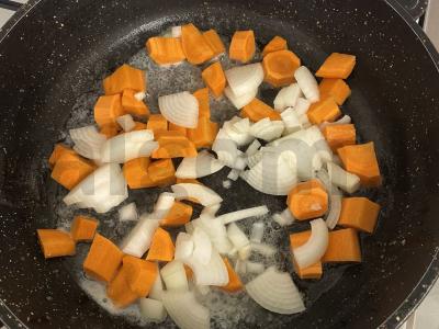 Vištienos kepenėlės „Švelnios“ su grietinėlėmis Žingsnis 1