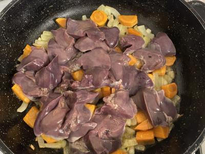 Vištienos kepenėlės „Švelnios“ su grietinėlėmis Žingsnis 2