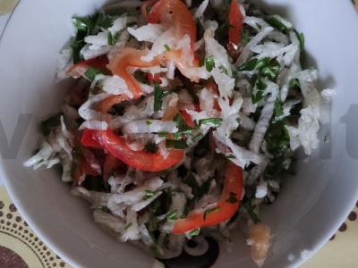 Radinio salotos su paprikomis pagrindine nuotrauka