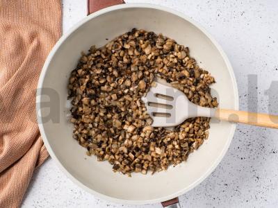 Mėsos ir grybų pyragas Žingsnis 4