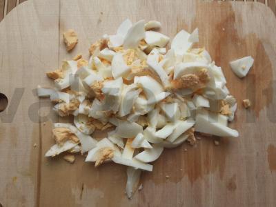 Salotos su tunu, agurku, kiaušiniu ir bulvėmis Žingsnis 2