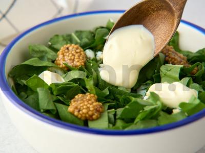 Rūgštynių salotos su kiaušiniais Žingsnis 4