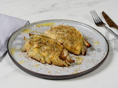 Kopūstų steikai su česnaku pagrindine nuotrauka