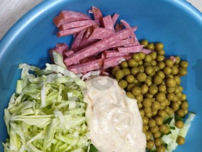 Salotos su žaliaisiais žirneliais ir sausainiais Žingsnis 3