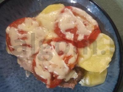 Mėsa po sūrio šubėmis orkaitėje pagrindine nuotrauka