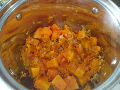 Moliūgų sriuba-pyragas su baziliku Žingsnis 2