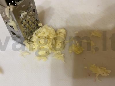 Kiaulienos steikas sojų-česnako marinate su funchoza Žingsnis 2