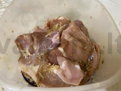 Kiaulienos steikas sojų-česnako marinate su funchoza Žingsnis 3