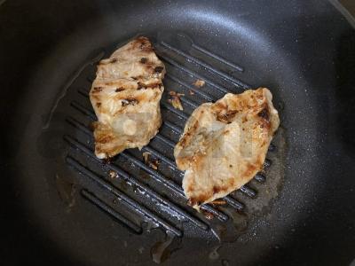 Kiaulienos steikas sojų-česnako marinate su funchoza Žingsnis 5