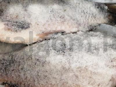 Rūkyta karšis ant vyšnių ir kriaušių drožlių Žingsnis 1