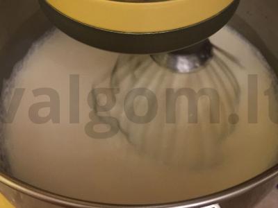 Beigluteniai blynai iš dviejų rūšių miltų Žingsnis 2