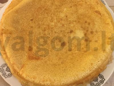 Beigluteniai blynai iš dviejų rūšių miltų pagrindine nuotrauka