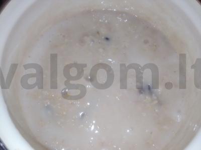 Avižinė košė su džiovintais slyvomis pusryčiams Žingsnis 3