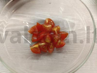 Salotas su mocarela ir avokadu „Krabų“ Žingsnis 1