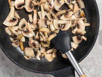 Rulėtas su grybais ir sūriu Žingsnis 4