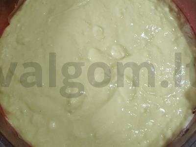 Bavarijos pyragas su migdolų drožlėmis Žingsnis 4