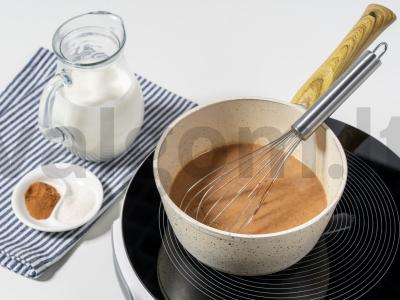 Purūs blynai su kefyru ir baltos šokolado padažu Žingsnis 6