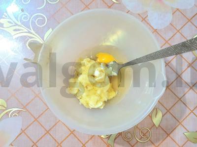 Nuostabus šokoladinis bananų keksiukas su medumi Žingsnis 1