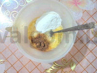 Nuostabus šokoladinis bananų keksiukas su medumi Žingsnis 2