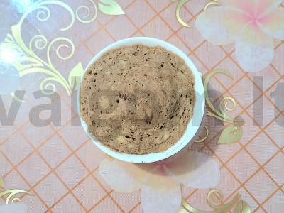 Nuostabus šokoladinis bananų keksiukas su medumi Žingsnis 4