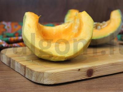 Moliūgas su vištienos šlaunelėmis „Beretikai“ Žingsnis 1