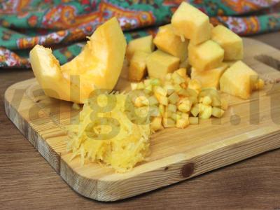 Moliūgas su vištienos šlaunelėmis „Beretikai“ Žingsnis 2