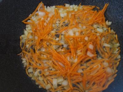 Troškinta kopūstai su grybais ir dešrelėmis Žingsnis 2