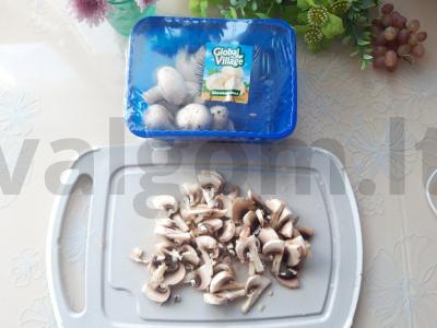 Troškinta kopūstai su grybais ir dešrelėmis Žingsnis 5