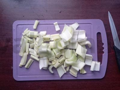 Žaliųjų žirnių ir salierų kreminė sriuba Žingsnis 2