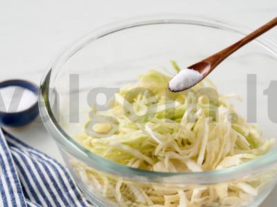 Marinuotas salotas „Volžskis“ su kopūstais Žingsnis 1