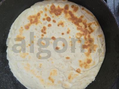 Sotūs avižų blynas su pomidoru ir avokadu Žingsnis 3