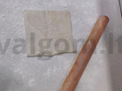 Sluoksniuotos tešlos štrudelis Žingsnis 3