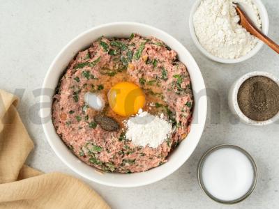 Mėsos kotletai su špinatais Žingsnis 3