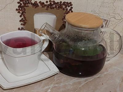 Arbata su serbentais ir mėtomis pagrindine nuotrauka