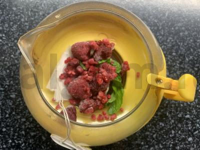 Arbata su medumi, avietėmis ir žolelėmis Žingsnis 2