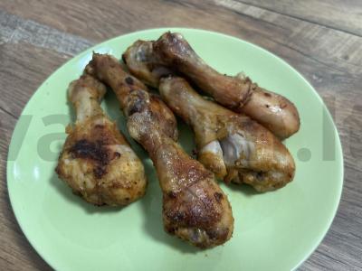 Kepti vištienos blauzdos su česnaku pagrindine nuotrauka