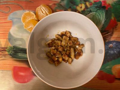 Salotas „Kubinis“ su kiauliena mandarinų sultyse Žingsnis 3