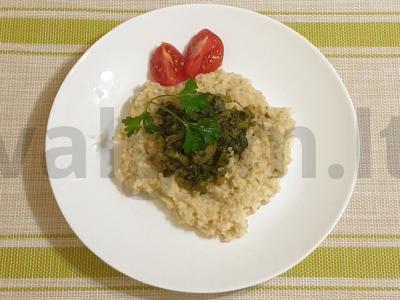 Kviečių košė su cukinijomis ir špinatais pagrindine nuotrauka