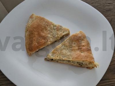 Namų osėtinų pyragas su mėsos faršu pagrindine nuotrauka