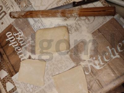 Skani sluoksniuota tešla „2 sūriai“ Žingsnis 2