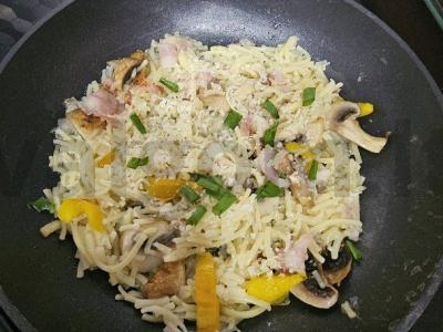 Makaronai su daržovėmis ir šonine vakarienei Žingsnis 7